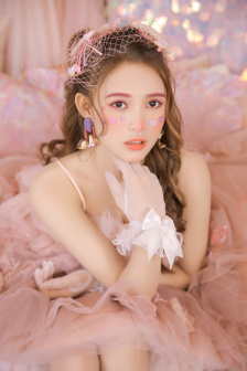 漂亮的邻居妈妈